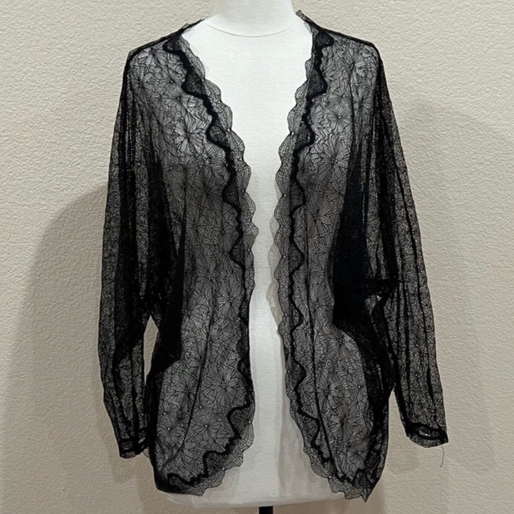 Victoria’s Secret Very Sexy collection Black Floral Lace Long Sleeve Cardigan